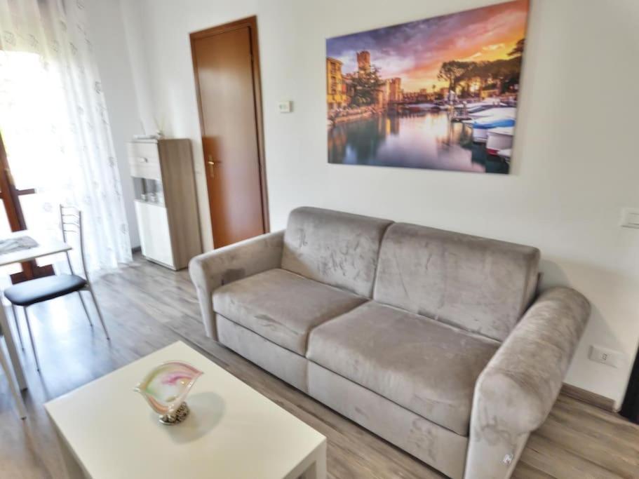 Welcome House Desenzano Center Διαμέρισμα Ντεζεντσάνο ντελ Γκάρντα Εξωτερικό φωτογραφία