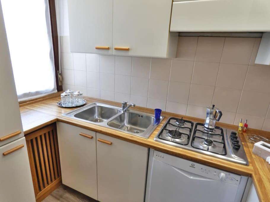 Welcome House Desenzano Center Διαμέρισμα Ντεζεντσάνο ντελ Γκάρντα Εξωτερικό φωτογραφία