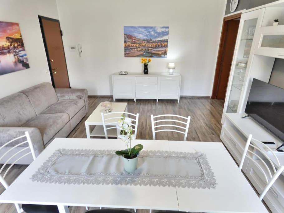 Welcome House Desenzano Center Διαμέρισμα Ντεζεντσάνο ντελ Γκάρντα Εξωτερικό φωτογραφία